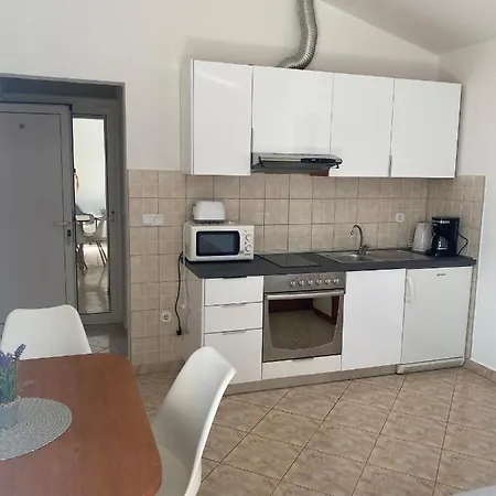 Lägenhet Apartmani Leona *