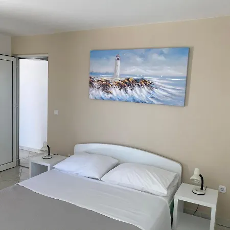 Lägenhet Apartmani Leona