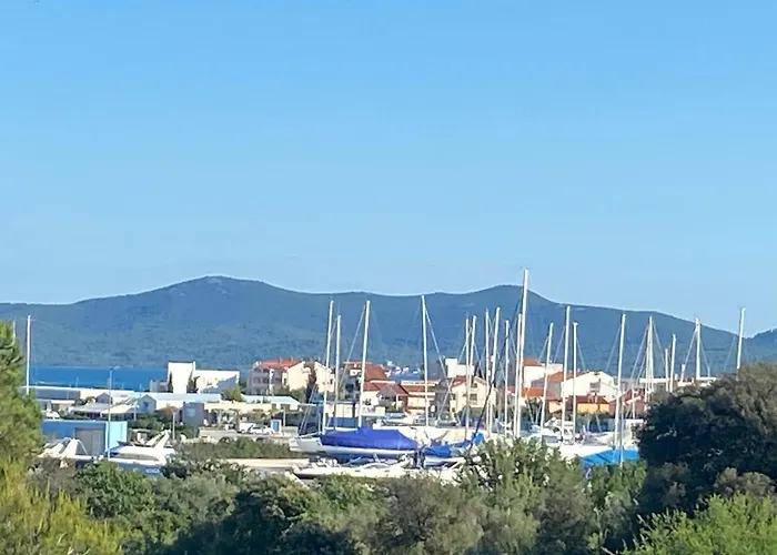 Leona Διαμέρισμα *