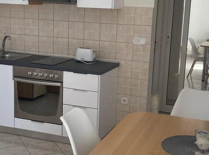 Διαμέρισμα Leona *