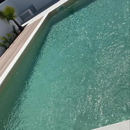 Apartman Leona *