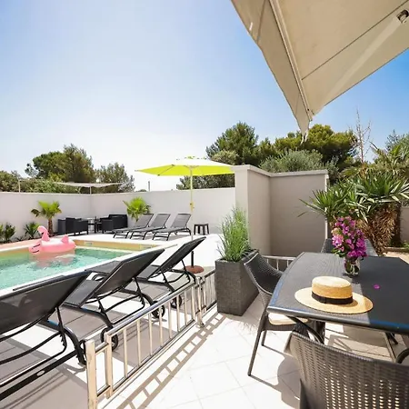 Apartament Leona