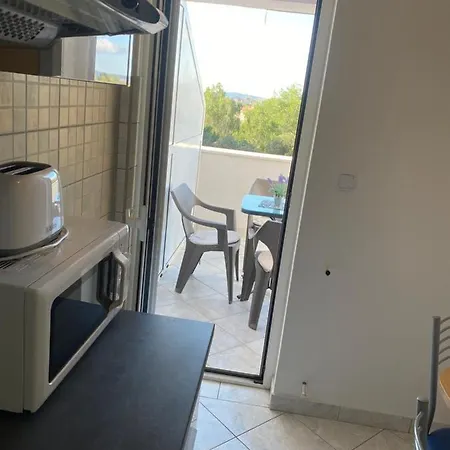 Leona Apartman