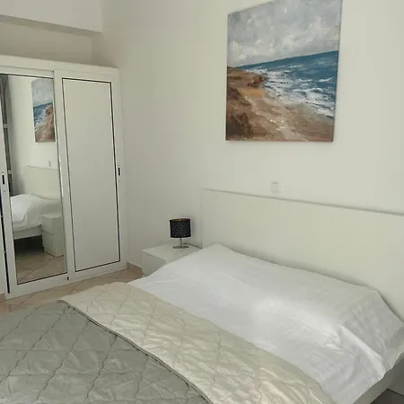 Leona Apartament
