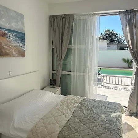 Leona Apartament *